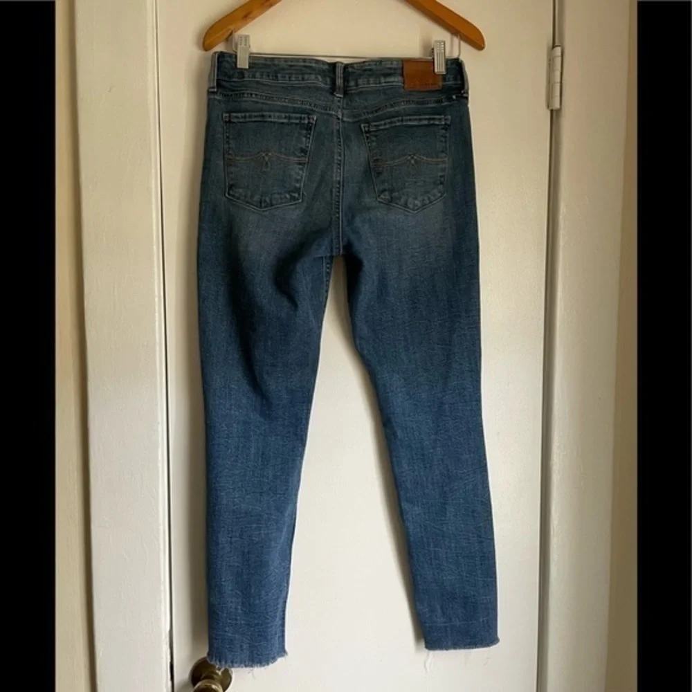Lucky Brand Cropped Blue Jeans‎ size 8/29